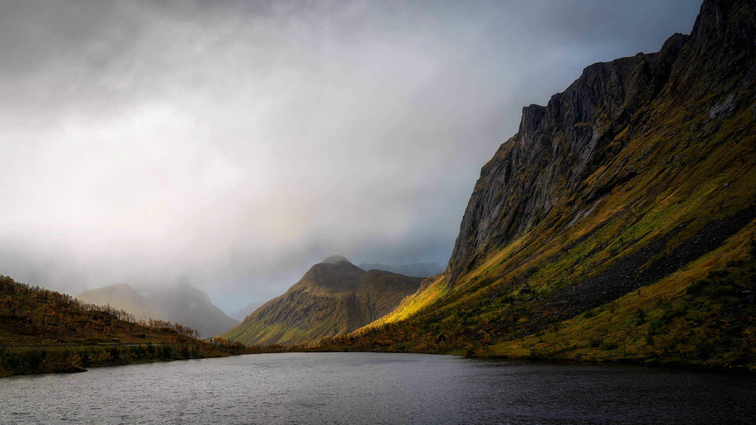 Mountains of Senja - Tungeneset - Joakim Jormelin