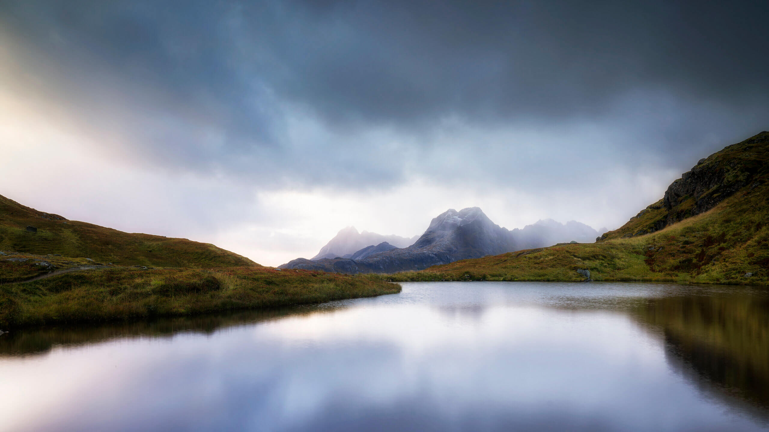 Morning hike - photo by Joakim Jormelin